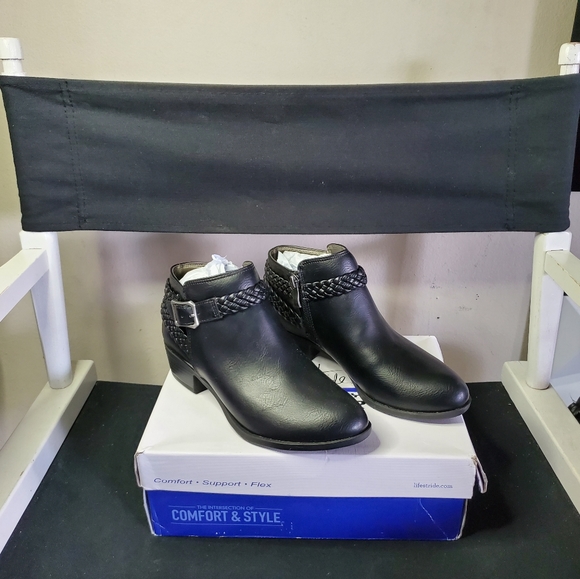 LIFE STRIDE Womens Adriana Ankle Bootie Size 6 - Picture 1 of 10